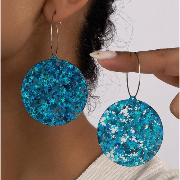 Jewelry - Star Detail Round Drop Earrings- NWT